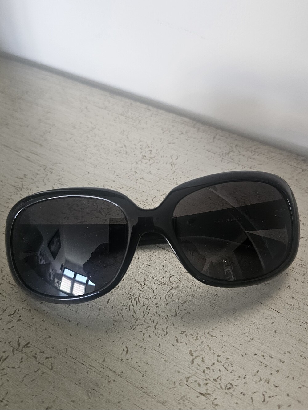 Guess Women's Black Oversized Sunglasses